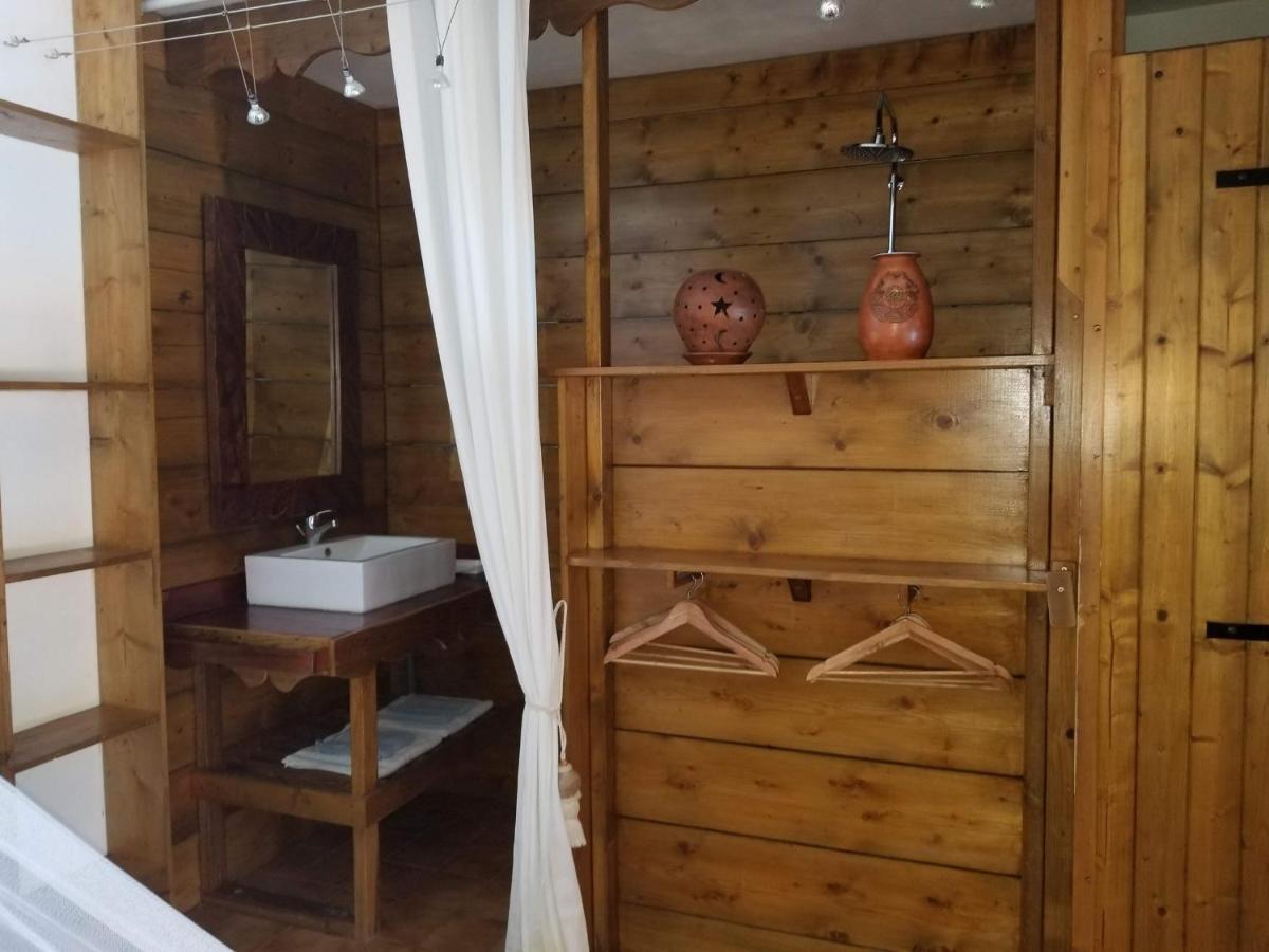 Les Bananes Vertes Ecolodges 생클로드 외부 사진
