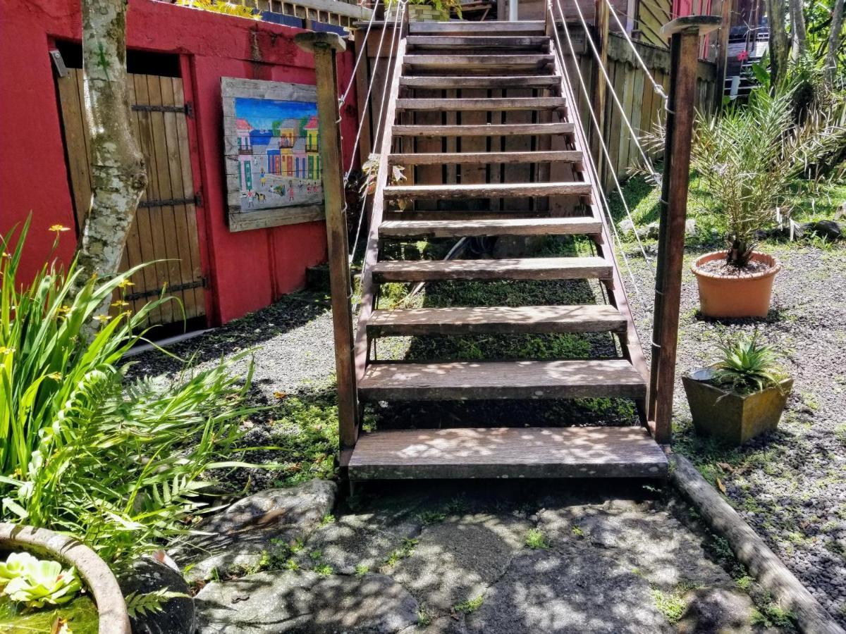 Les Bananes Vertes Ecolodges 생클로드 외부 사진