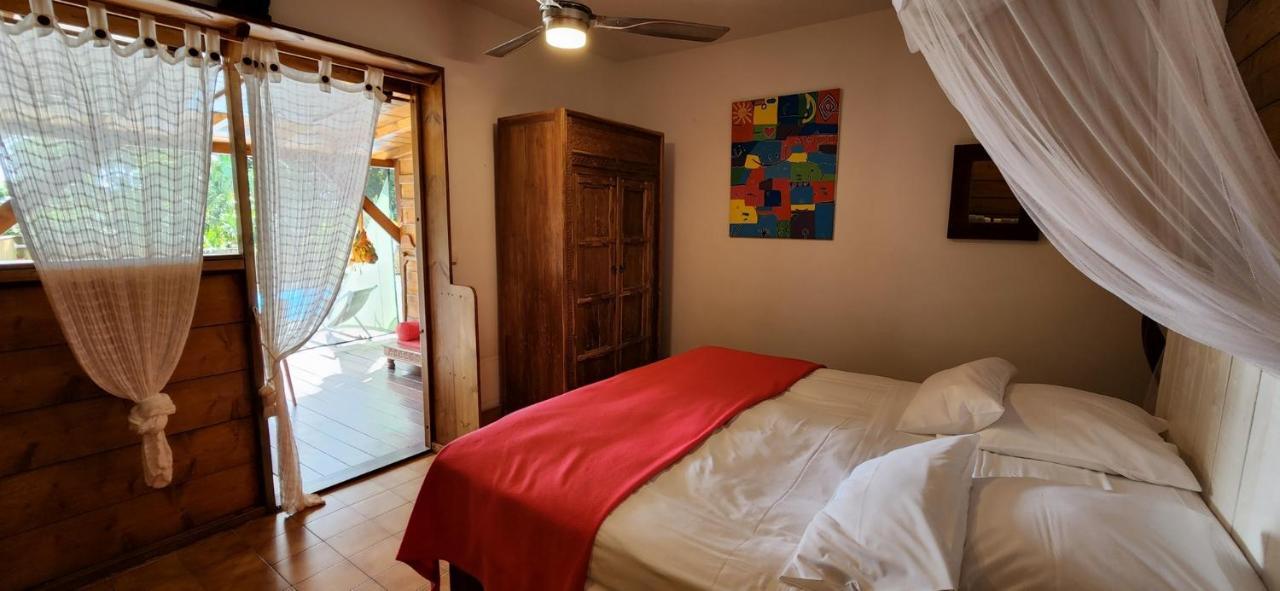 Les Bananes Vertes Ecolodges 생클로드 외부 사진
