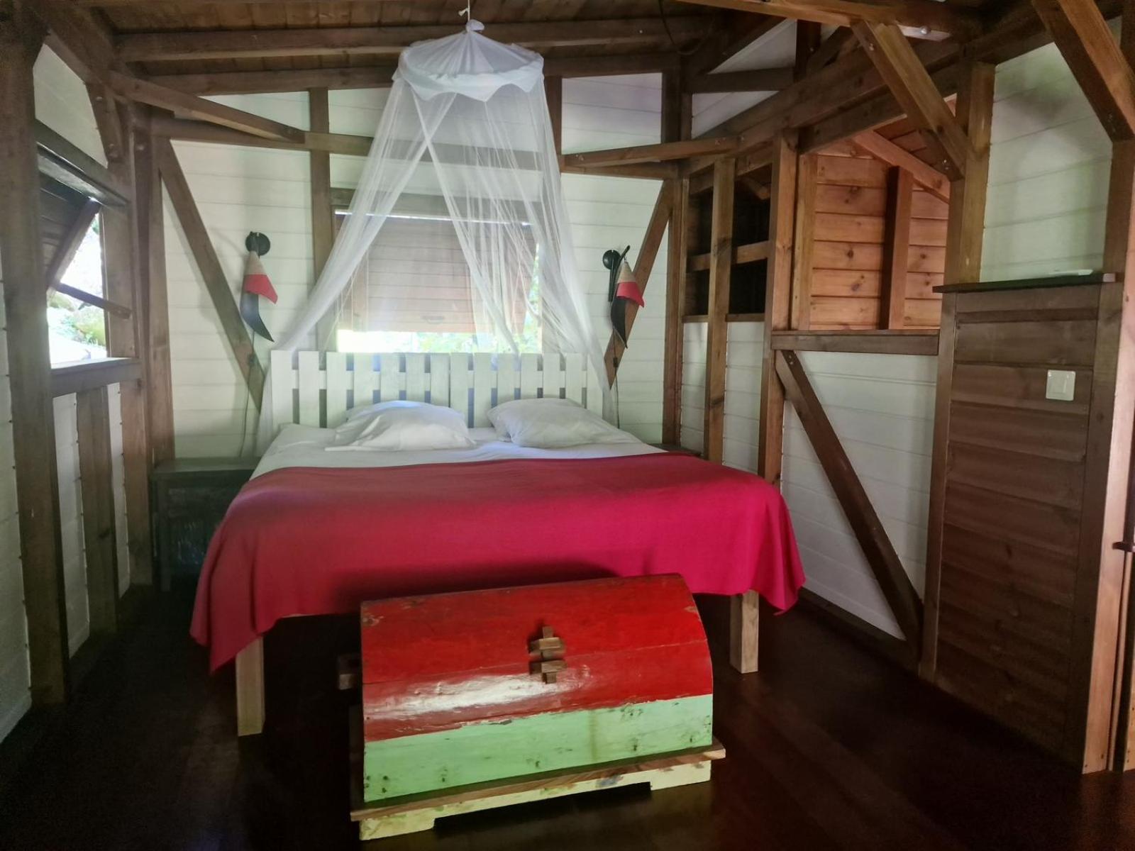 Les Bananes Vertes Ecolodges 생클로드 외부 사진